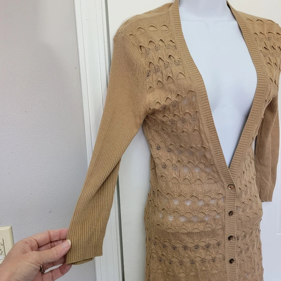 Trina Turk Tan Lightweight Knit V Neck Cardigan Layering 3/4 Sleeves Buttons S - Picture 5 of 11